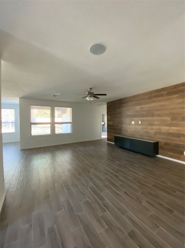 Building Photo - 210 Emory Birch