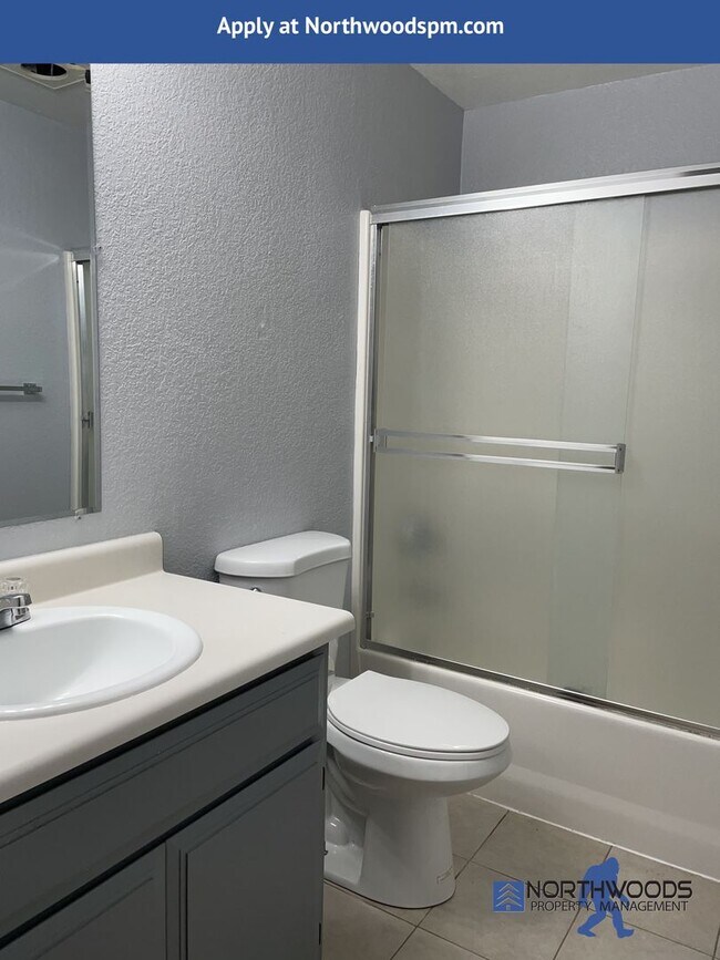 Building Photo - Nice 2 Bedroom 1 Bathroom Duplex-Grants Pass