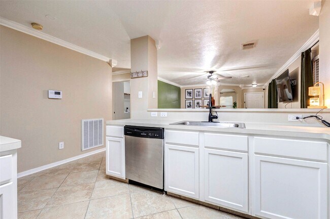 Building Photo - 822 Autumn Point Ln