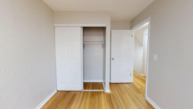 Building Photo - Elyria - fully updated two bedroom townhouse for rent!