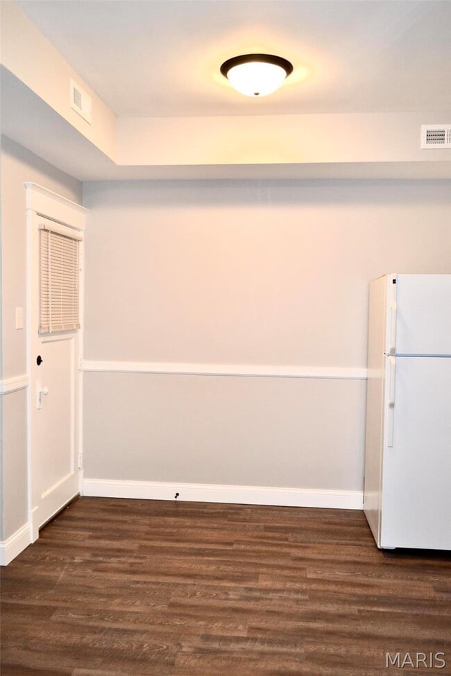 Building Photo - 4919 Murdoch Ave