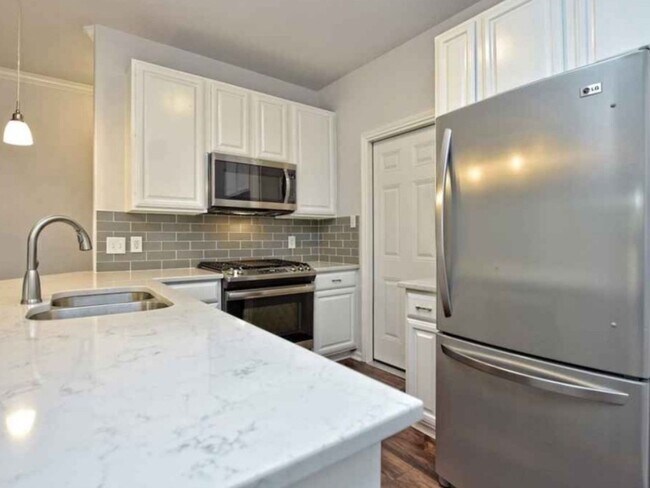 Building Photo - 3300 Forest Creek Dr