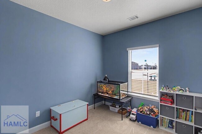 Building Photo - 413 Mcclelland Lp NE