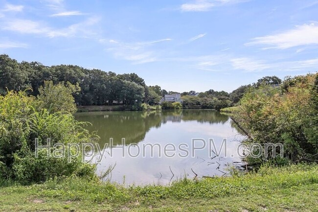 Building Photo - 51 Meander Row