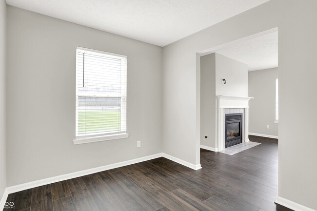 Building Photo - 5761 Cantigny Way S