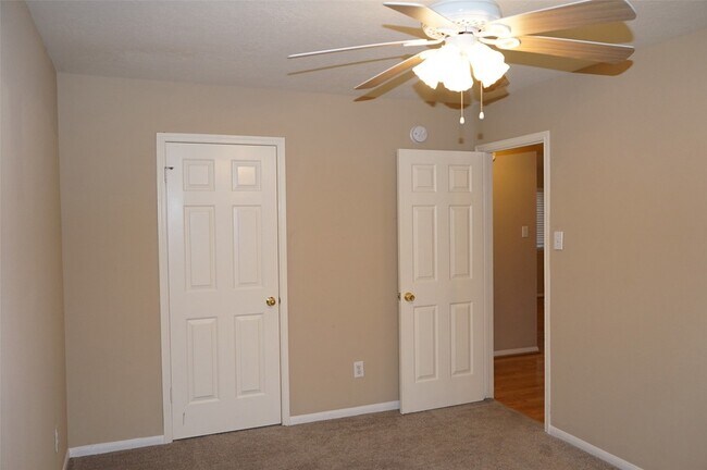 Building Photo - 18807 Timbers Dr