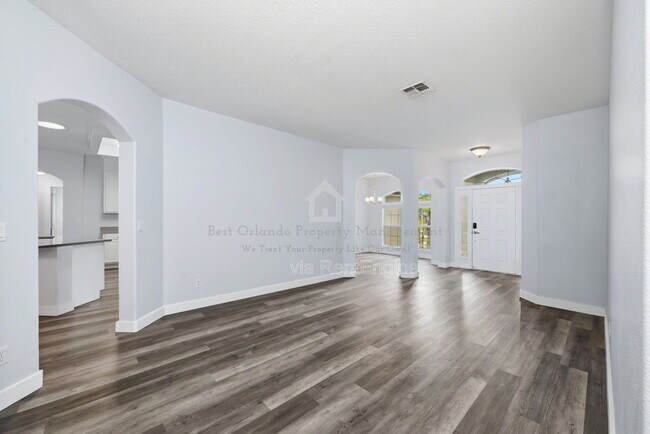 Building Photo - 15601 Grays Harbor Way
