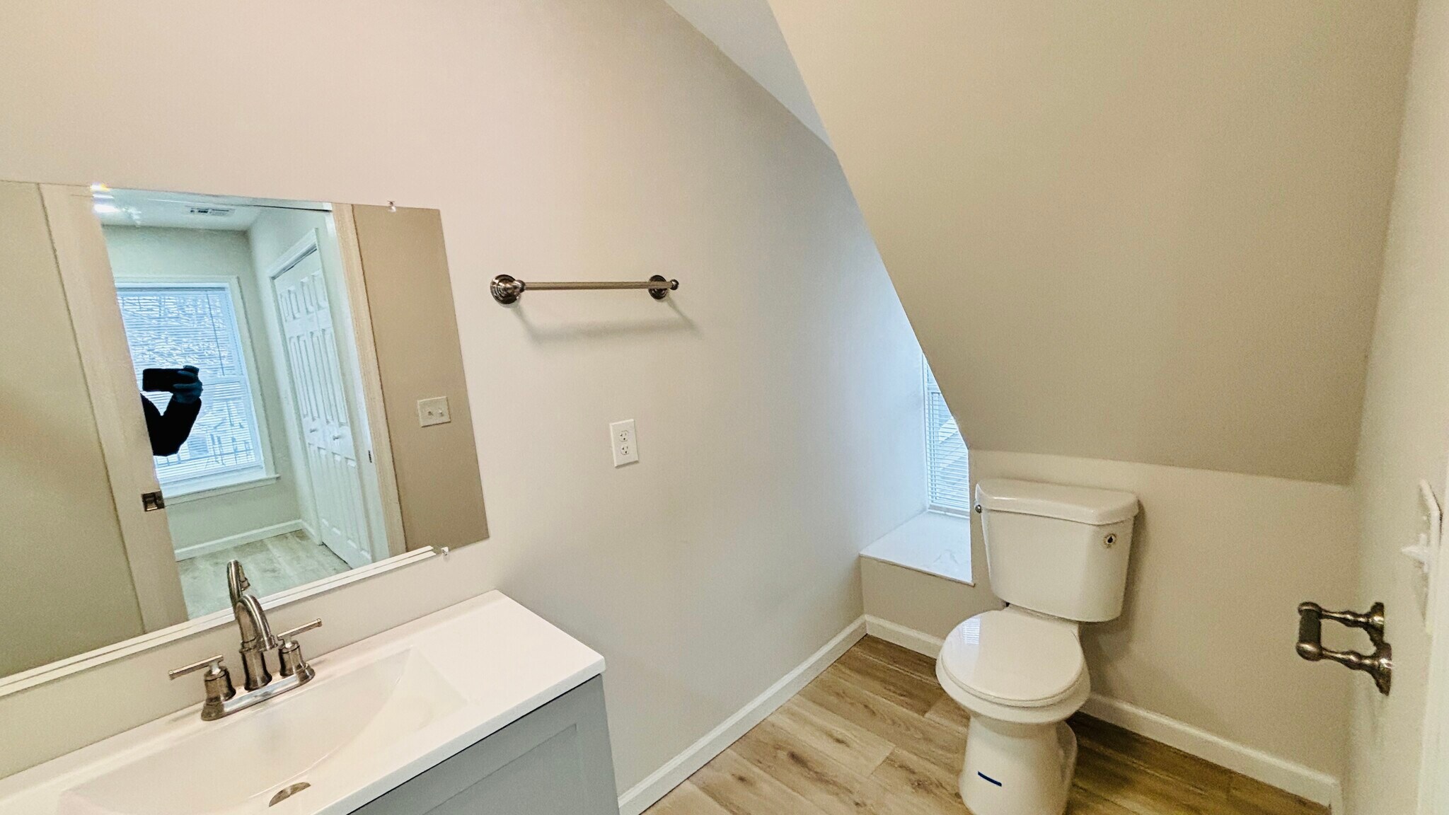 FULL BATH 1ST PIC - 46 Bridge St