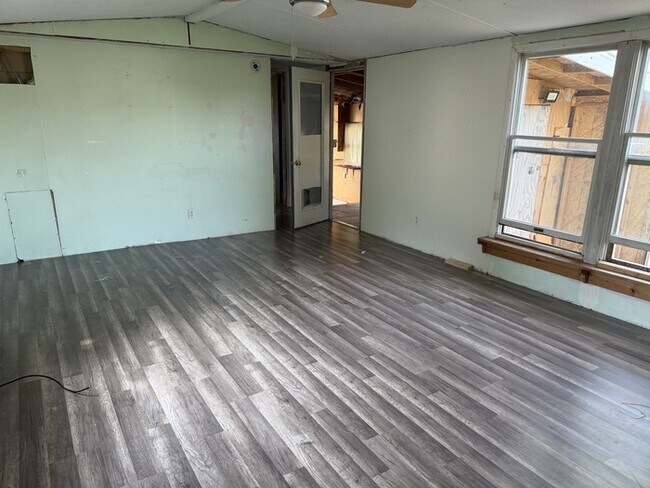 Building Photo - 329 Bahama Cir