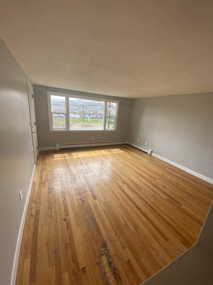 Building Photo - 177 E Bacon St