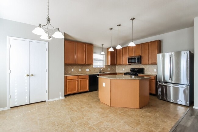 Building Photo - 214 Kestrel Ln