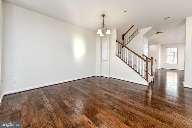 Building Photo - 459 Kornblau Terrace SE