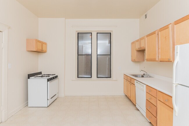 Building Photo - 1401 W Huron St