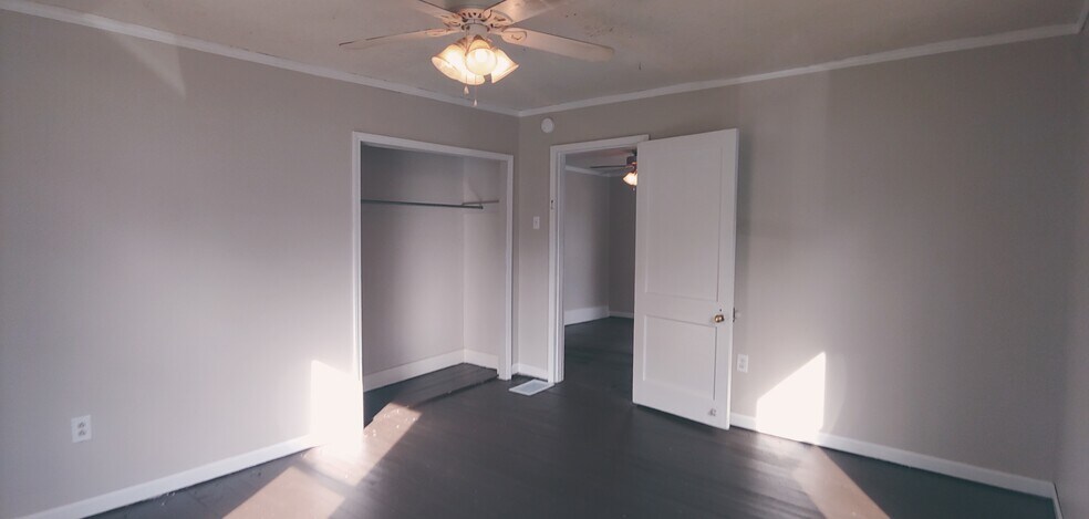 Building Photo - 331 Lilleston Ave