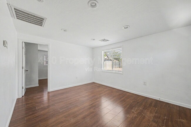 Building Photo - 1117 N 13th St