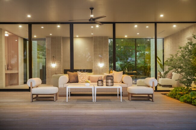 Building Photo - 5205 Scenic View Dr