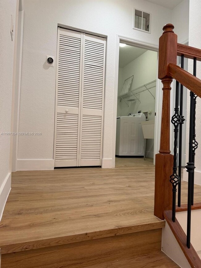 Building Photo - 14934 SW 41st Ln