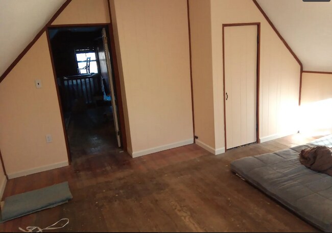 2nd floor bedroom - 416 Ada St