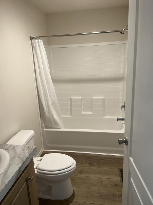 Building Photo - 107 Northside Dr