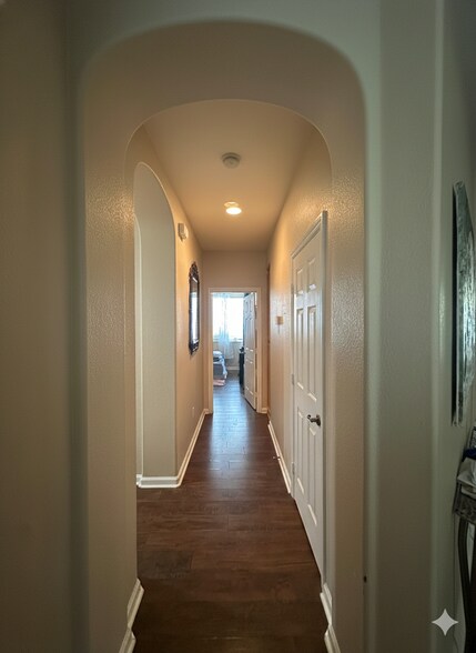 Building Photo - 7056 Kelmscott Ln