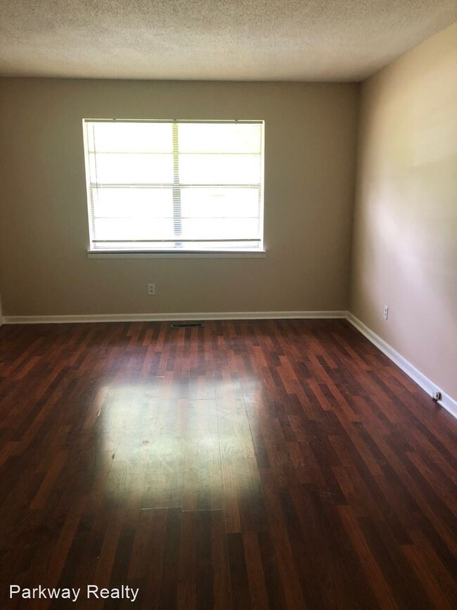 Building Photo - 2 br, 1 bath House - 322 East View Blvd