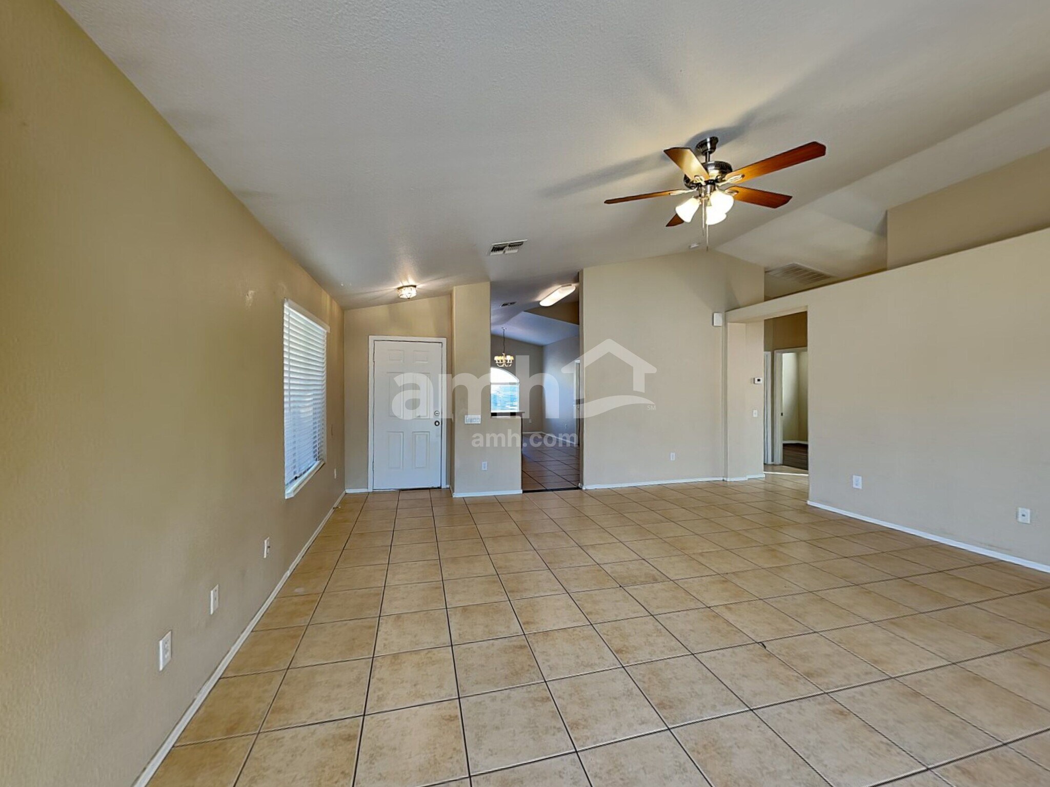 Building Photo - 10455 W Reade Ave