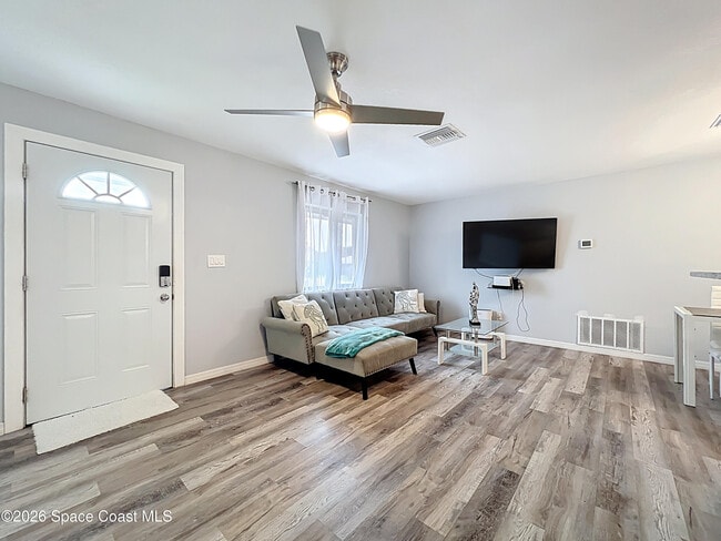 Building Photo - 760 Becker Ave NE