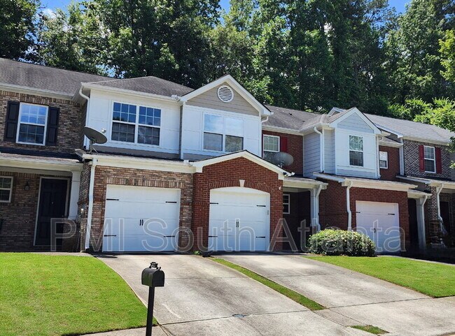 Building Photo - 3325 Fernview Dr