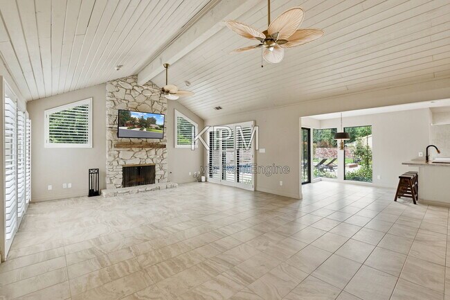 Building Photo - 3342 Cove Cir