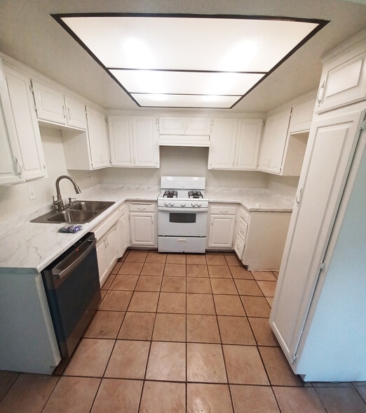 Building Photo - 24322 El Pilar