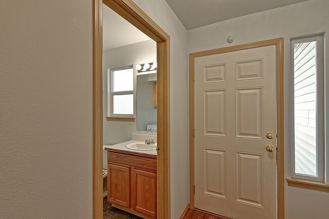 Building Photo - 0551