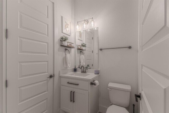 Building Photo - 308 Millbend Rd