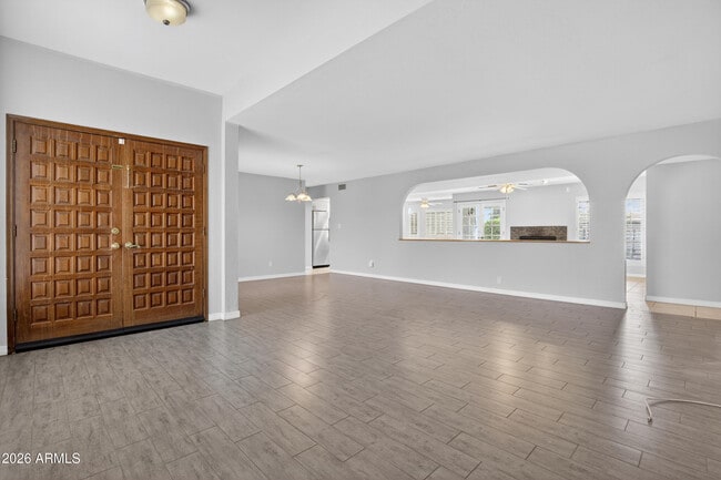 Building Photo - 6843 E Redfield Rd