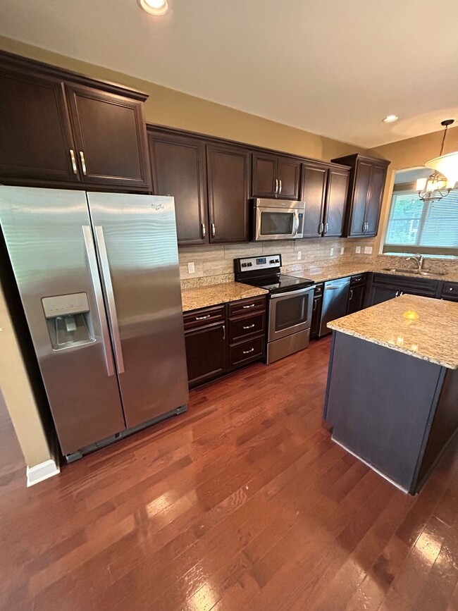 Building Photo - 3 bed 2.5 bath in Germantown