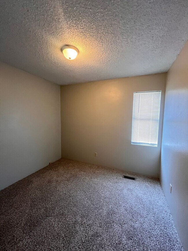 Building Photo - 5198 Danieli Dr N
