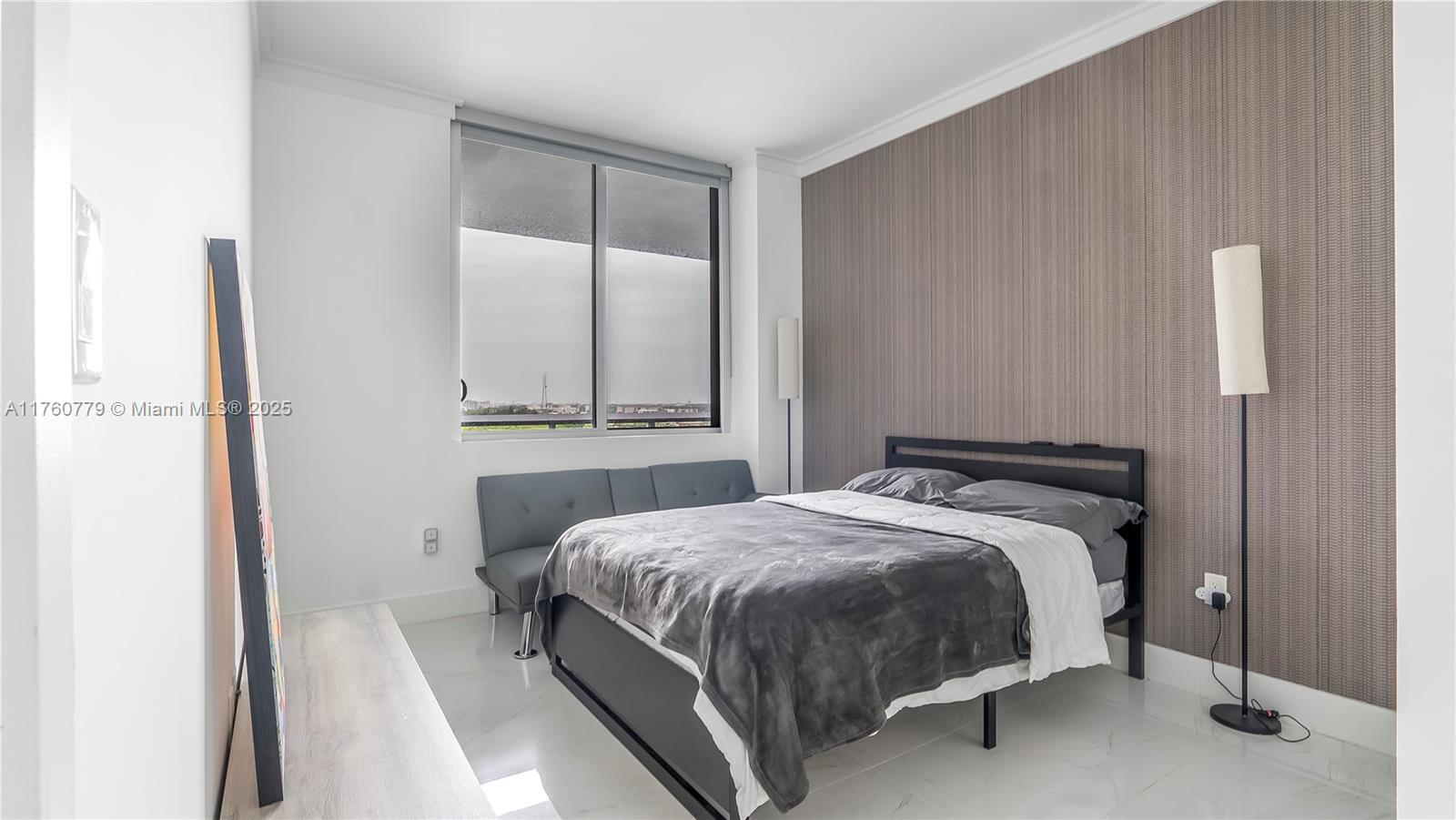 Building Photo - 16385 Biscayne Blvd