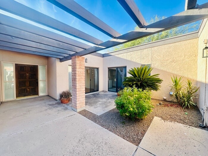 Building Photo - 4100 E Pontatoc Canyon Dr