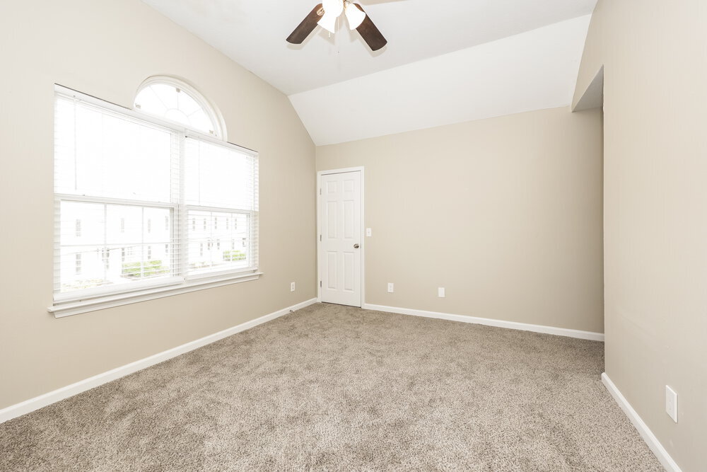 Building Photo - 8030 Logan Dr