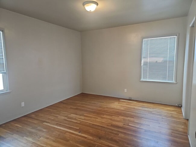 Building Photo - 430 Grand Ave