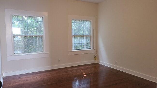 Building Photo - 1848 S Highland Ave