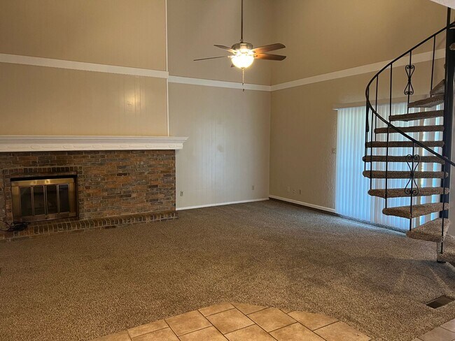 Building Photo - 4406 75th Dr