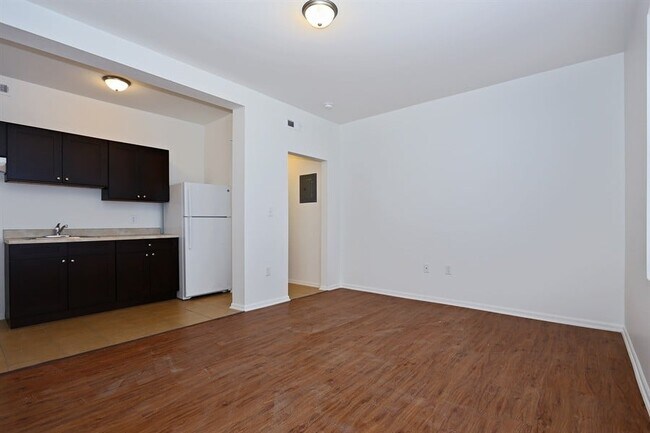 Interior Photo - 3405 Fairview Ave