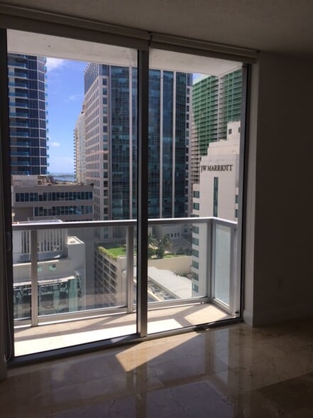 Building Photo - 1060 Brickell Ave