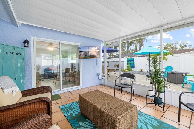 Building Photo - 6398 Woodland Blvd