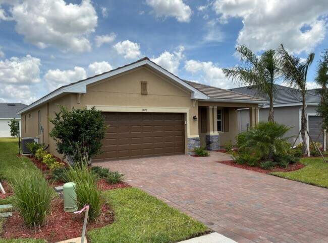 Building Photo - 3870 Passion Vine Dr