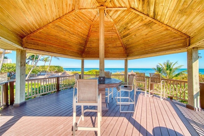 Building Photo - 1111 Crandon Blvd