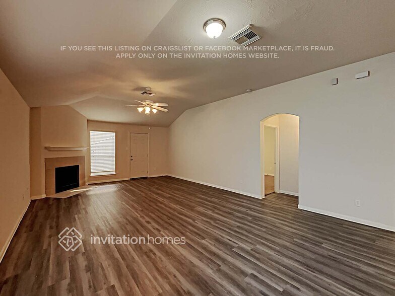 Building Photo - 2411 Cardinal Elm St