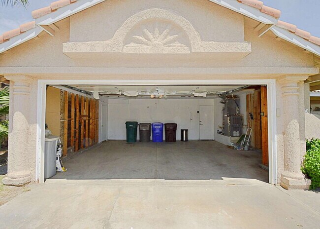 Building Photo - "Charming Oasis: 3-Bedroom Cathedral City Retreat with Pool, Fireplace, and Granite Kitchen!"