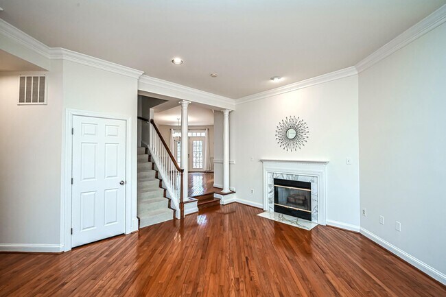 Building Photo - 2143 Wolftrap Ct