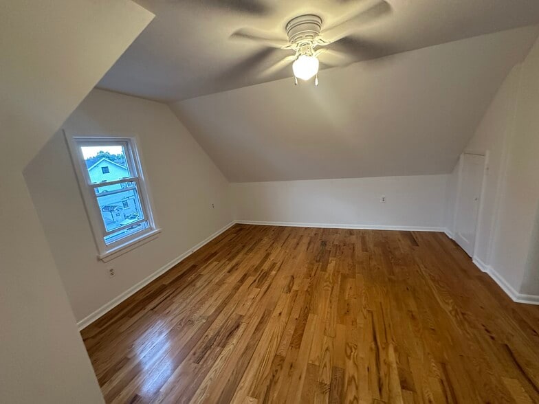 3rd floor bedroom 2 - 120 Cleveland Ave